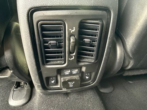 Used 2024 Dodge Durango GT AWD/4WD image 16