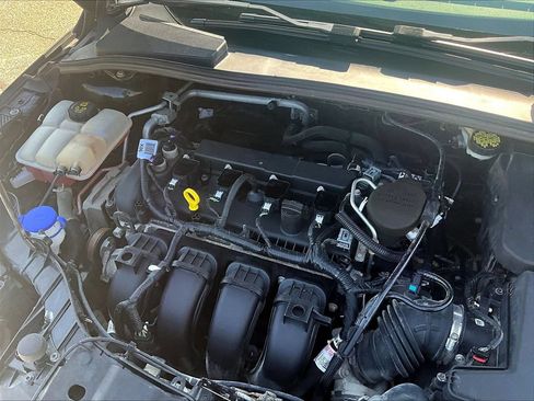 Used 2015 Ford Focus SE FWD image 30