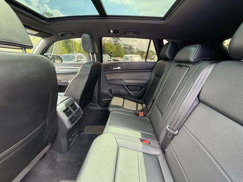 Used 2022 Volkswagen Atlas Cross Sport SE w/ Panoramic Sunroof Package image 16