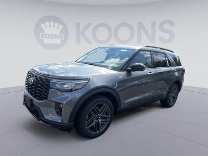New 2025 Ford Explorer ST-Line w/ Premium Package