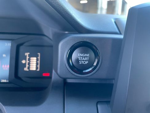 Certified 2025 Toyota Tacoma SR image 30