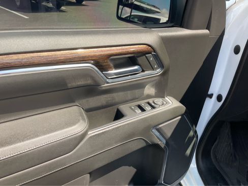 Used 2024 GMC Sierra 1500 Elevation AWD/4WD image 11