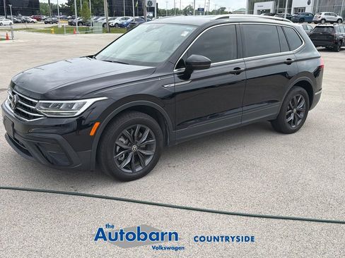 Used 2023 Volkswagen Tiguan SE FWD image 3
