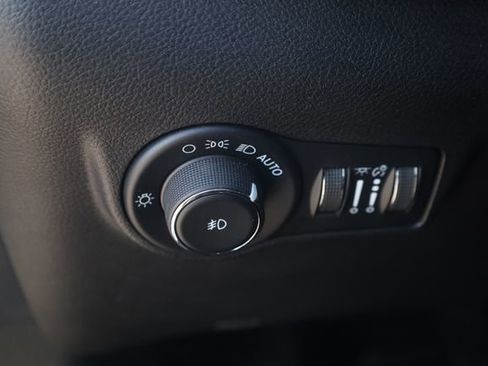 Used 2022 Jeep Compass Latitude AWD/4WD image 9