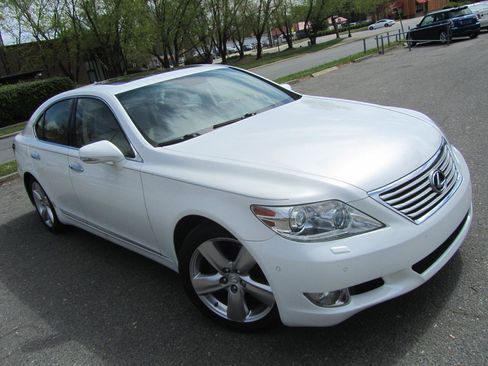 Used 2011 Lexus LS 460 Luxury w/ Luxury Value Edition image 3