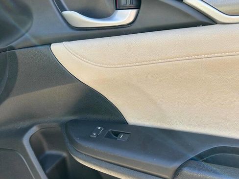 Used 2019 Honda Civic Touring image 26