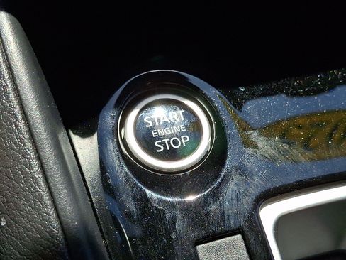 Certified 2025 Nissan Versa SR w/ Trunk Package FWD image 26