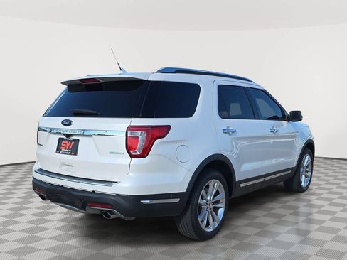 Used 2018 Ford Explorer Limited w/ Equipment Group 301A FWD image 7
