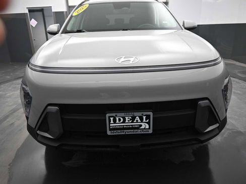 Used 2025 Hyundai Kona SEL image 12