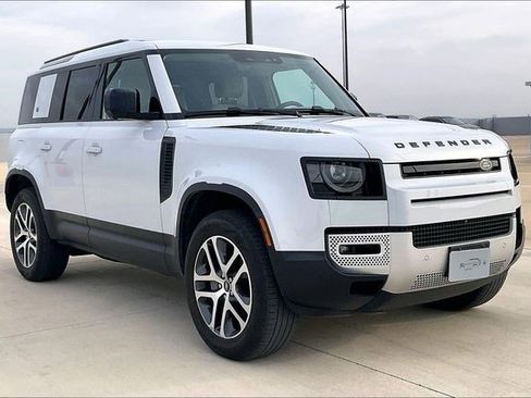 Used 2023 Land Rover Defender 110 SE image 3