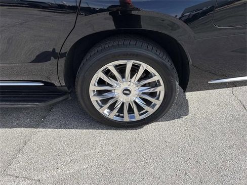 Used 2021 Cadillac Escalade Premium Luxury w/ Driver Assist Tech Package image 37