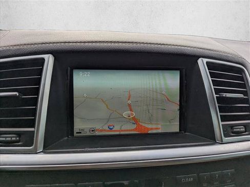 Used 2016 Mercedes-Benz GL 550 4MATIC image 17