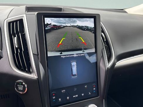Certified 2022 Ford Edge Titanium AWD/4WD image 8
