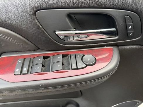 Used 2007 Cadillac Escalade EXT w/ Information Package image 38