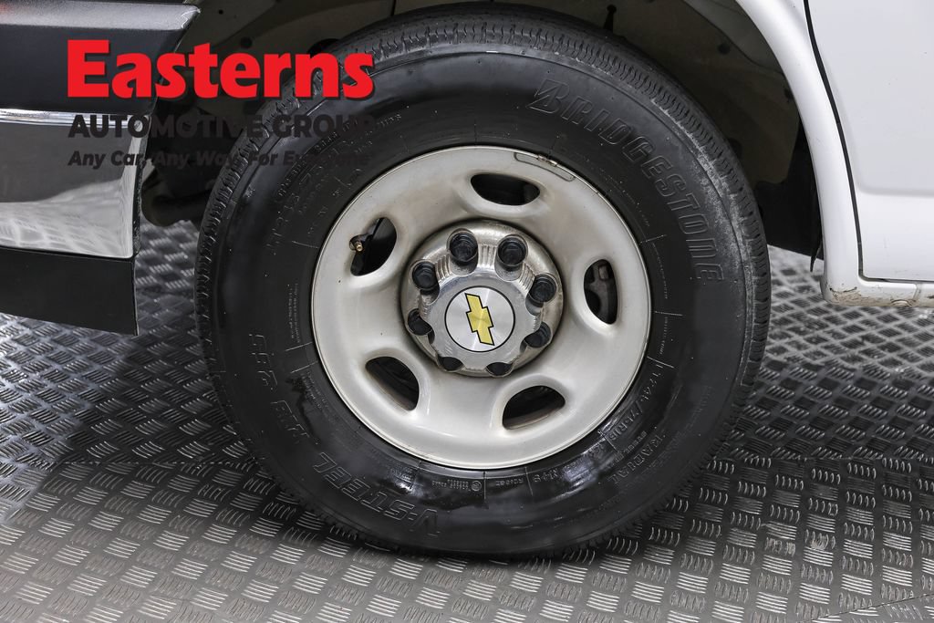 Used 2024 Chevrolet Express 3500 LT w/ LT Preferred Equipment Group RWD image 31