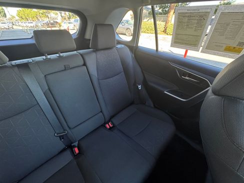 Used 2025 Toyota RAV4 XLE image 37