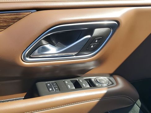 Used 2021 Chevrolet Suburban High Country image 47