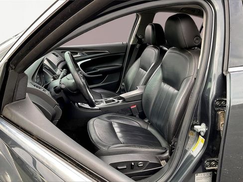Used 2017 Buick Regal Premium image 23