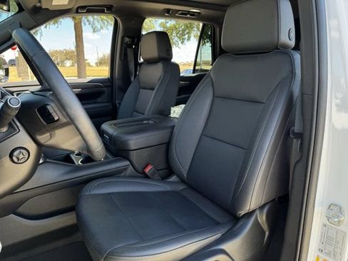 Used 2024 Chevrolet Tahoe Z71 w/ Luxury Package AWD/4WD image 27