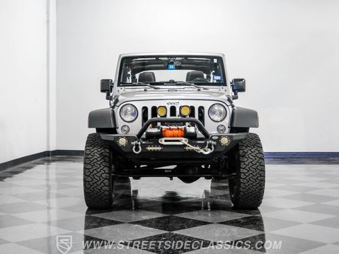Used 2015 Jeep Wrangler Unlimited Rubicon w/ Connectivity Group image 19