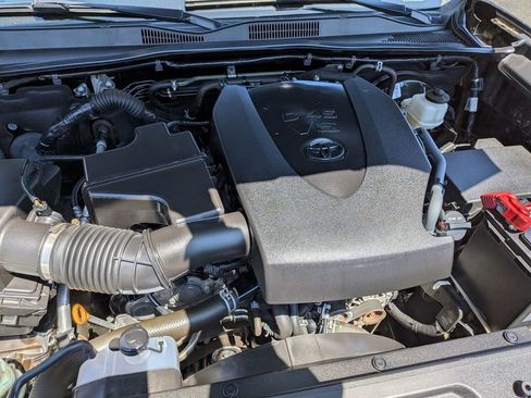 Used 2022 Toyota Tacoma SR5 AWD/4WD image 25