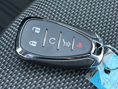 Used 2023 Chevrolet Traverse LT w/ Rear Camera Mirror Package AWD/4WD image 36