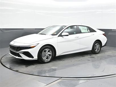 Certified 2025 Hyundai Elantra SE