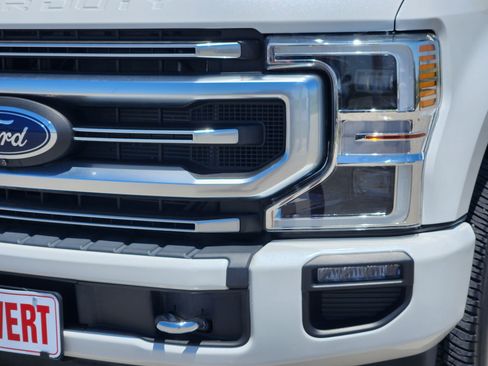 Used 2022 Ford F250 Platinum w/ FX4 Off-Road Package AWD/4WD image 8
