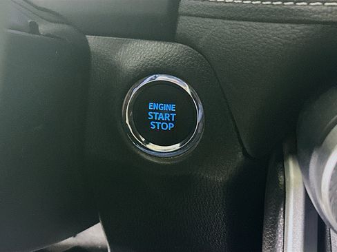 Used 2020 Toyota RAV4 XLE FWD image 20