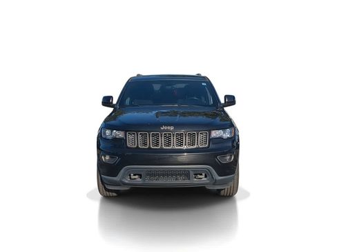 Used 2016 Jeep Grand Cherokee Laredo 75th Anniversary image 3