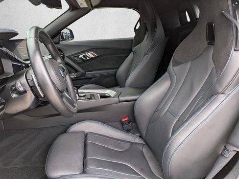 Certified 2024 BMW Z4 M40i w/ Premium Package RWD image 11