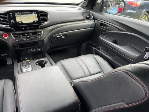 Used 2024 Honda Passport TrailSport image 9