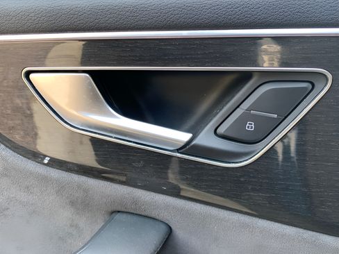 Used 2019 Audi Q8 Prestige w/ Luxury Package AWD/4WD image 62