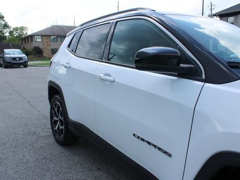 Used 2025 Jeep Compass Limited AWD/4WD image 47