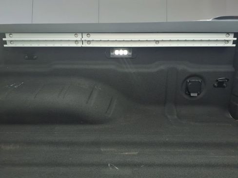 Used 2024 Nissan Frontier PRO-4X w/ Pro Convenience Package image 10