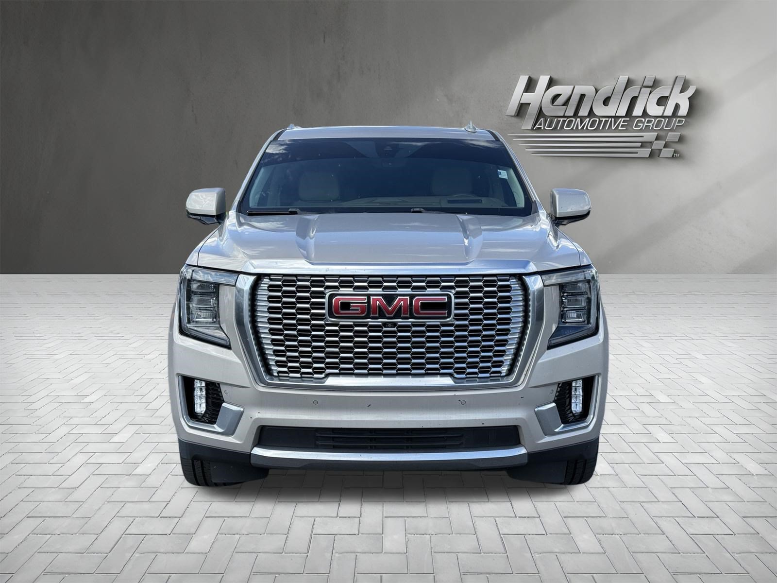 Used 2021 GMC Yukon Denali w/ Denali Premium Package RWD image 3