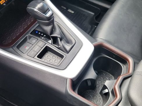 Used 2020 Toyota RAV4 Limited image 16