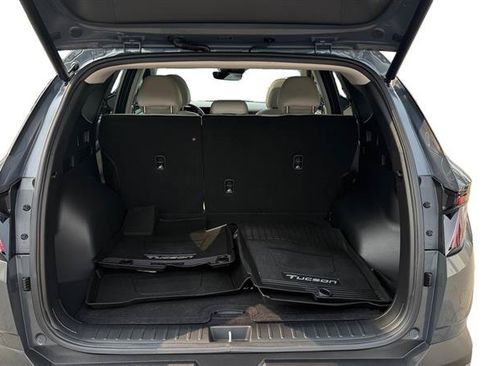 Used 2025 Hyundai Tucson SEL FWD image 19