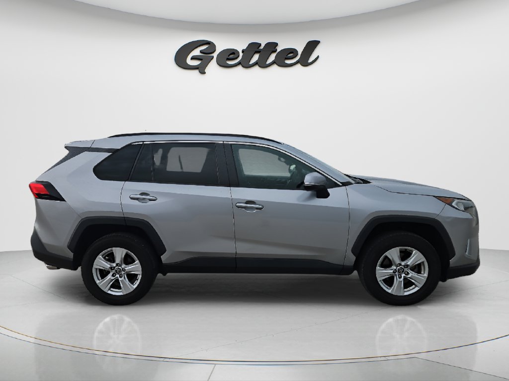 Certified 2021 Toyota RAV4 XLE w/ Convenience Package FWD image 4