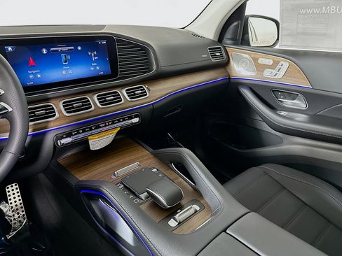 New 2026 Mercedes-Benz GLS 450 4MATIC image 24