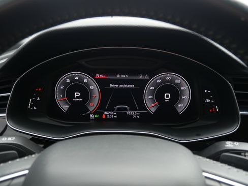 Used 2019 Audi Q8 Premium Plus w/ Premium Plus image 19