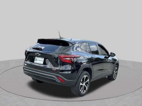 Used 2024 Chevrolet Trax RS FWD image 14