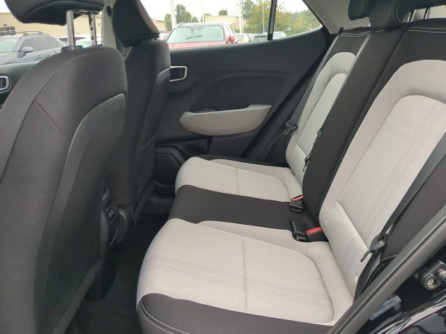 Used 2026 Hyundai Venue SEL FWD image 13
