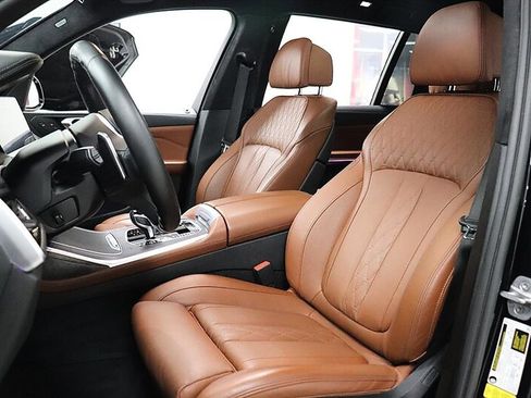 Used 2022 BMW X7 M50i AWD/4WD image 10