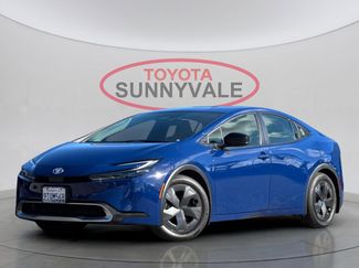 Used 2025 Toyota Prius Plug-In Hybrid video 2
