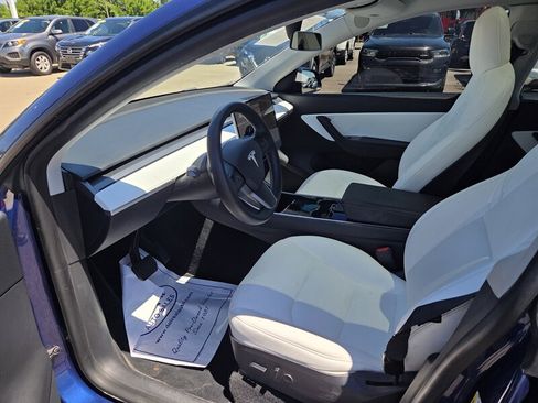 Used 2021 Tesla Model Y Long Range AWD/4WD image 9