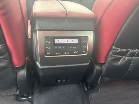 Used 2022 Lexus GX 460 Premium w/ Premium Package image 33