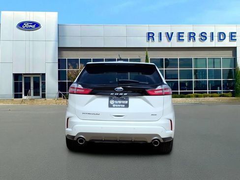 Used 2022 Ford Edge Titanium w/ Equipment Group 301A AWD/4WD image 6