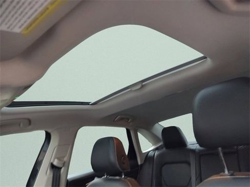 Used 2024 Volkswagen Jetta SEL image 21