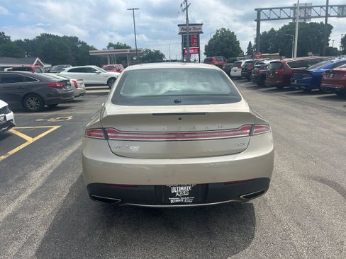 Used 2017 Lincoln MKZ Select w/ Technology Package FWD image 4